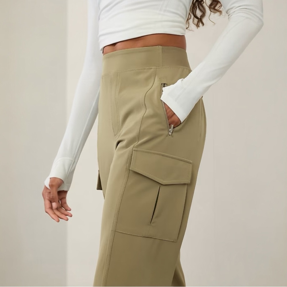 NWOT Athleta Endless High Rise Cargo Pant - Picture 5 of 9